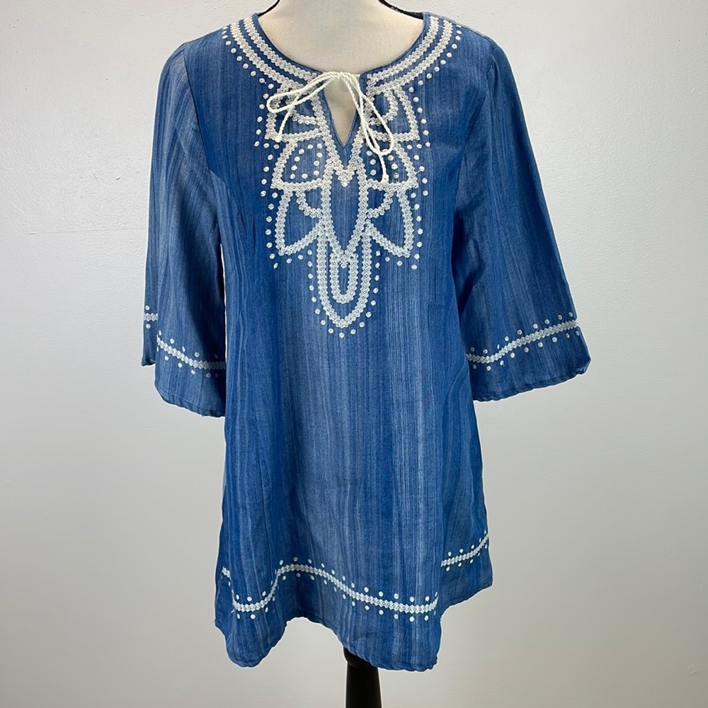 ⭐️Umgee embroidered chambray bell sleeve dress size small